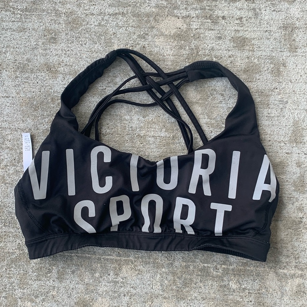 Victoria Sport Strappy Sports Bra